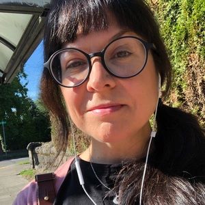 Meet your Posher, Larissa